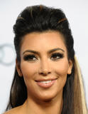 Kim Kardashian (Ким Кардашьян) - Страница 6 Th_91341_kim_kardashian_1_tikipeter_celebritycity_008_123_143lo