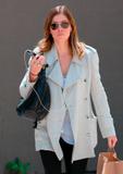 th_49182_Jessica_Biel_-_candids_while_out_and_about_in_LA_April_9_02_123_154lo.JPG