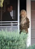 Кристина Агилера, фото 10554. Christina Aguilera arrives for vocal practice at a studio, february 2, foto 10554