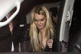 Lindsay Lohan (Линдси Лохан) - Страница 10 Th_89025_lindsay-lohan-leaving-boulevard-3-in-hollywood-20091215-6_122_341lo