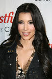 Kim Kardashian (Ким Кардашьян) - Страница 4 Th_41032_kim_kardashian_tikipeter_celebritycity_007_123_376lo