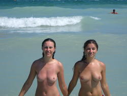 Hermosas Nenas en Playas Nudistas Parte 4