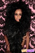 lupe-f-pink-%26-black-feather-0197s6fous.jpg