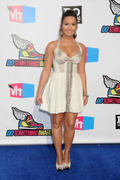 http://img264.imagevenue.com/loc408/th_338306717_DemiLovatoatthe2011DoSomethingAwards12_122_408lo.jpg