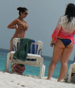 Latina woman with nice body in bikini at beacha1wb0andqm.jpg