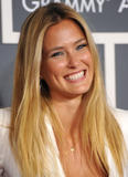 http://img264.imagevenue.com/loc523/th_26278_BarRefaeli_53rdAnnualGrammyAwards_Show_130211_TCC_007_122_523lo.jpg