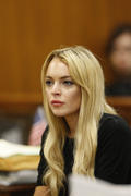 http://img264.imagevenue.com/loc555/th_06483_Lindsay_Lohan_At_Beverly_Hills_Courthouse12_122_555lo.jpg