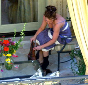 Britney-Spears-Smoking-At-Home%2C-March-10-2008-g3foh6e0r0.jpg